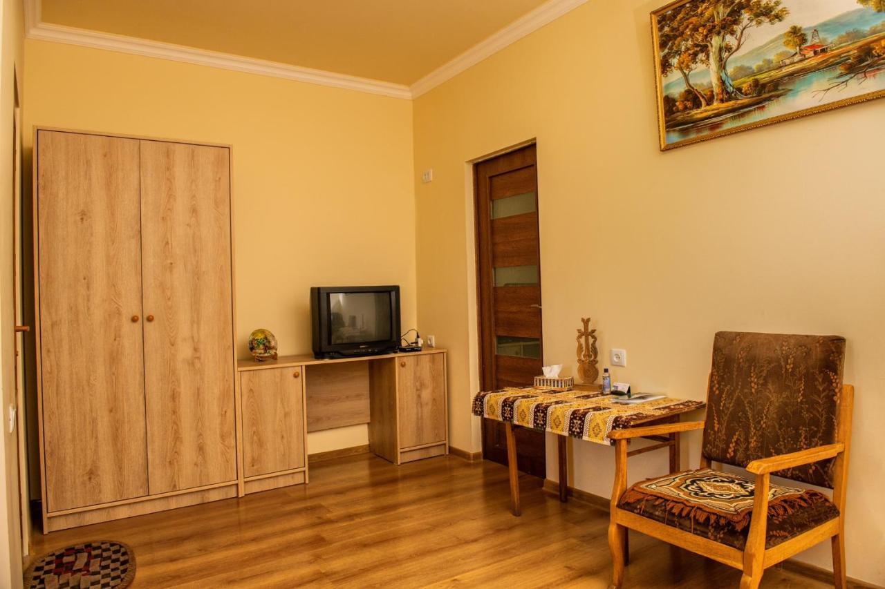 Hayi Tun Guest House Goris Eksteriør billede