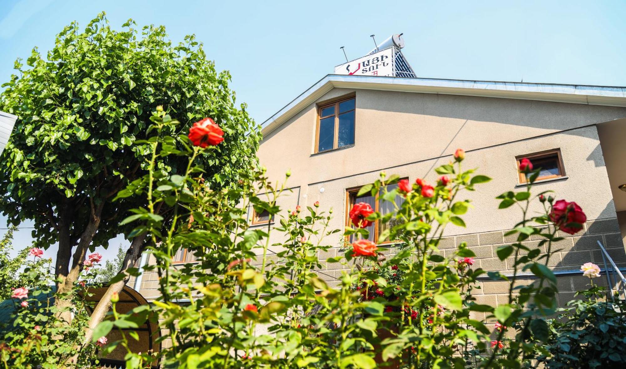 Hayi Tun Guest House Goris Eksteriør billede